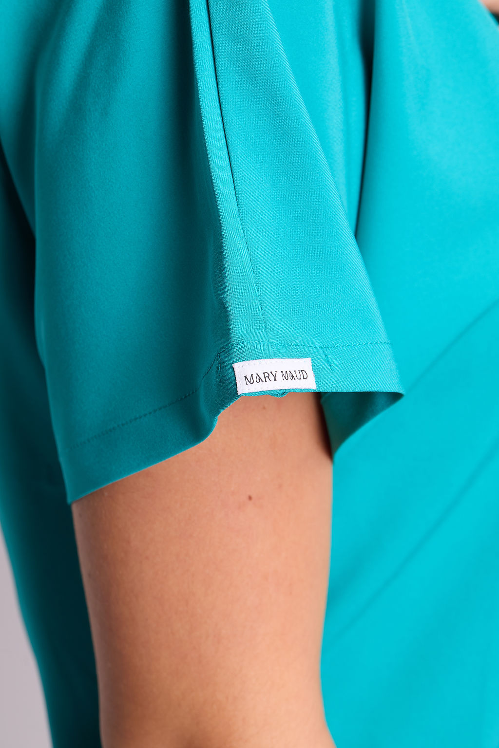 Amara Two Pocket Scrub Top