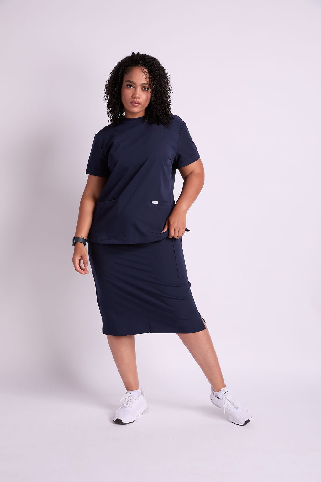 Elise Two Pocket Crew Neck Scrub Top