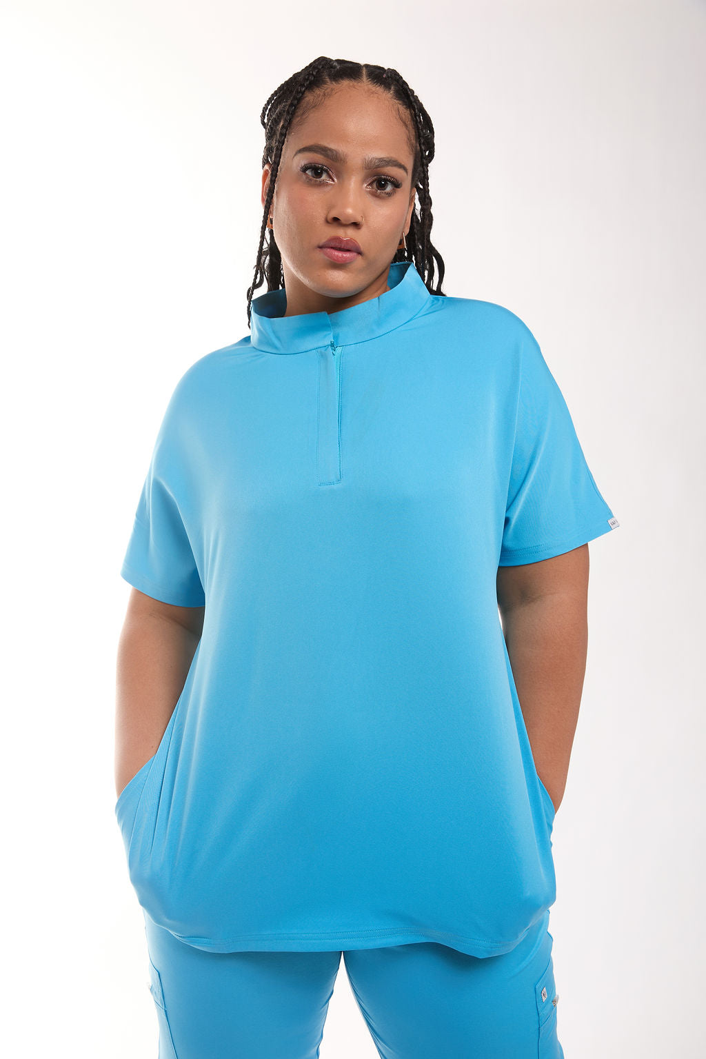 Bora Two Pocket Scrub Set