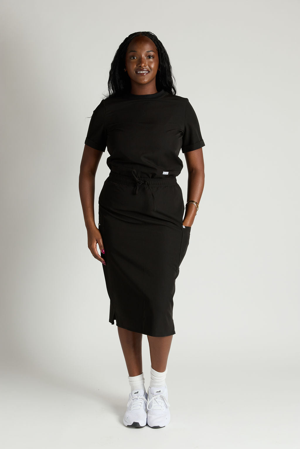 Elise Two Pocket Crew Neck Scrub Top