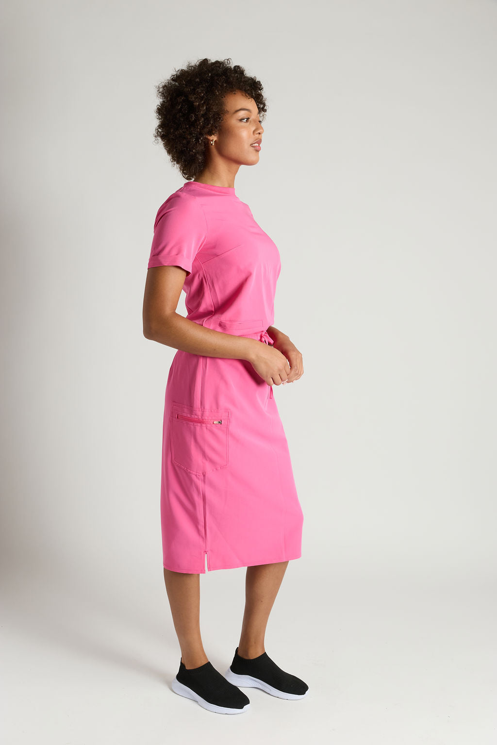 Elise Two Pocket Crew Neck Scrub Top