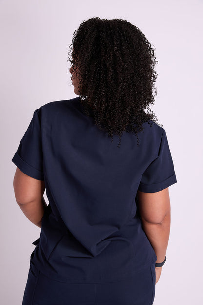 Elise Two Pocket Crew Neck Scrub Top