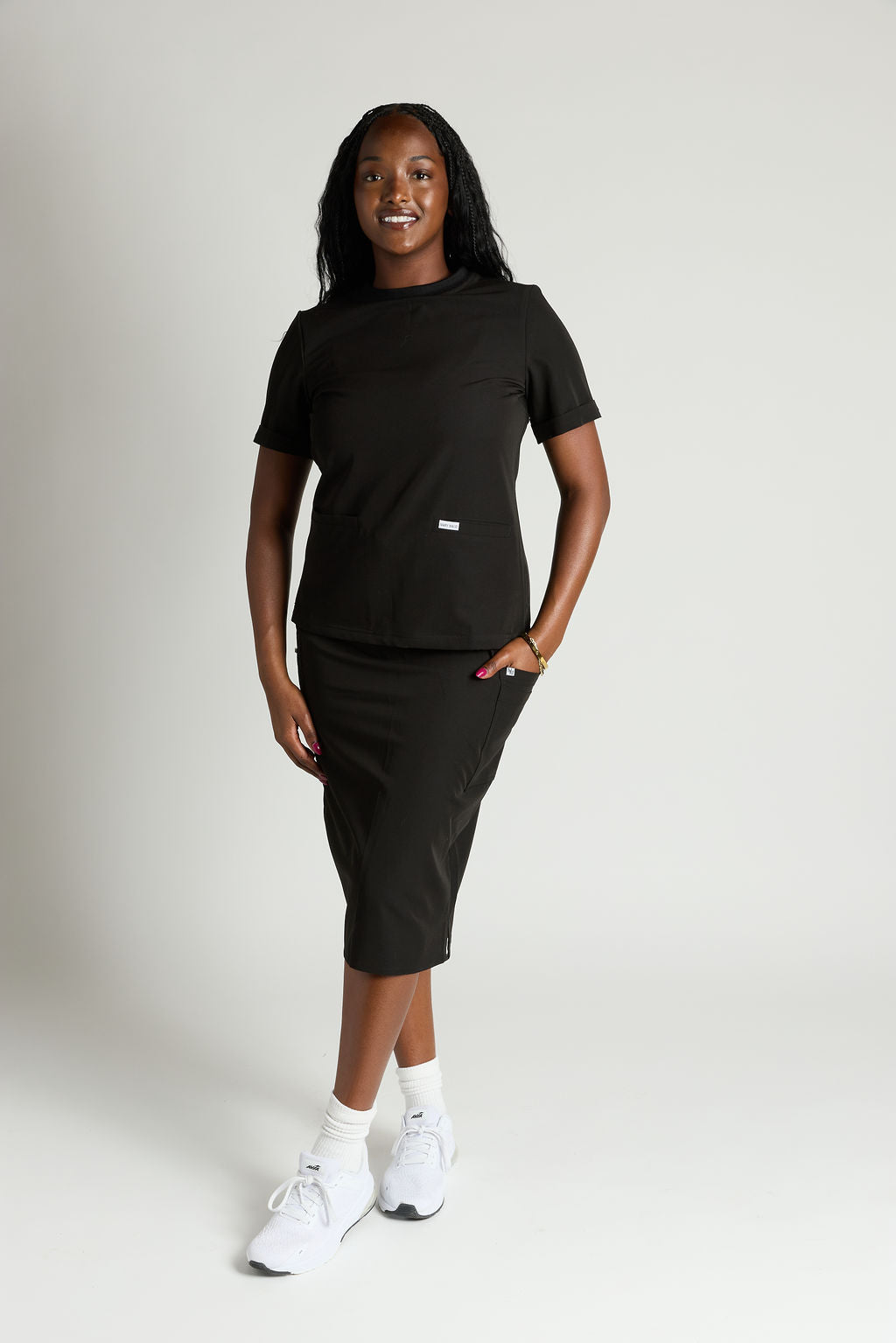 Elise Two Pocket Crew Neck Scrub Top