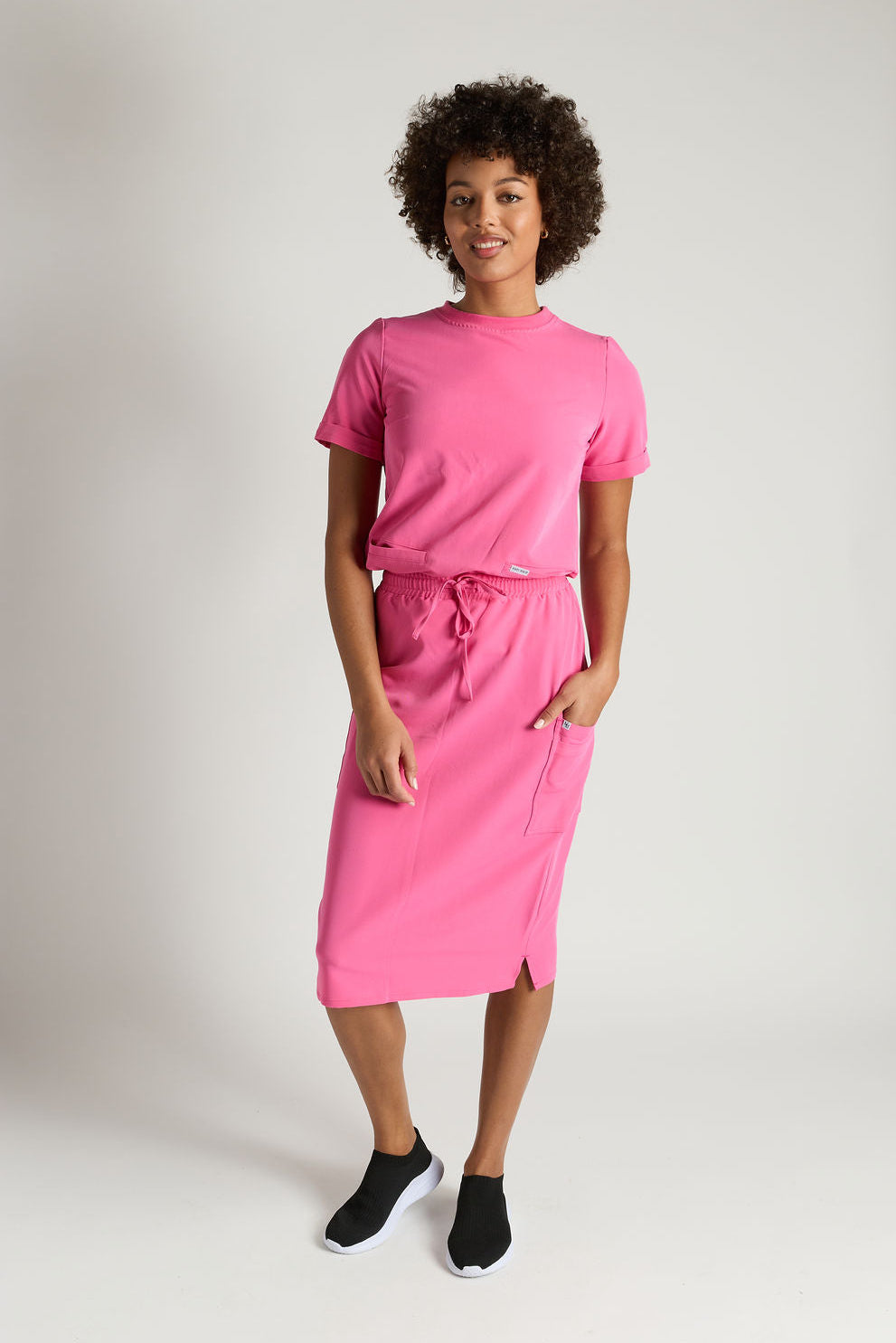 Elise Two Pocket Crew Neck Scrub Top